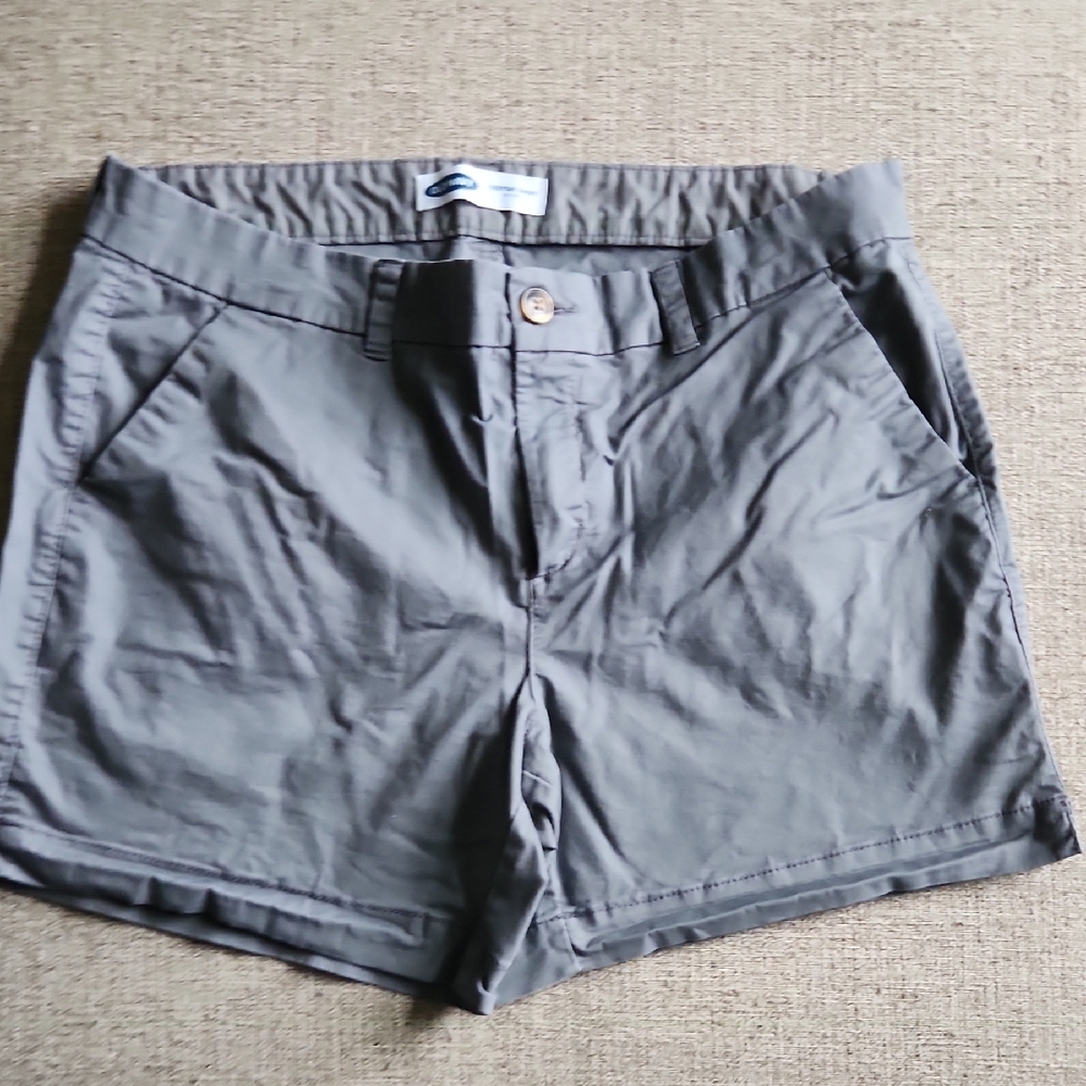 Old Navy Mid-Rise Gray Shorts 5" Inseam Size 14